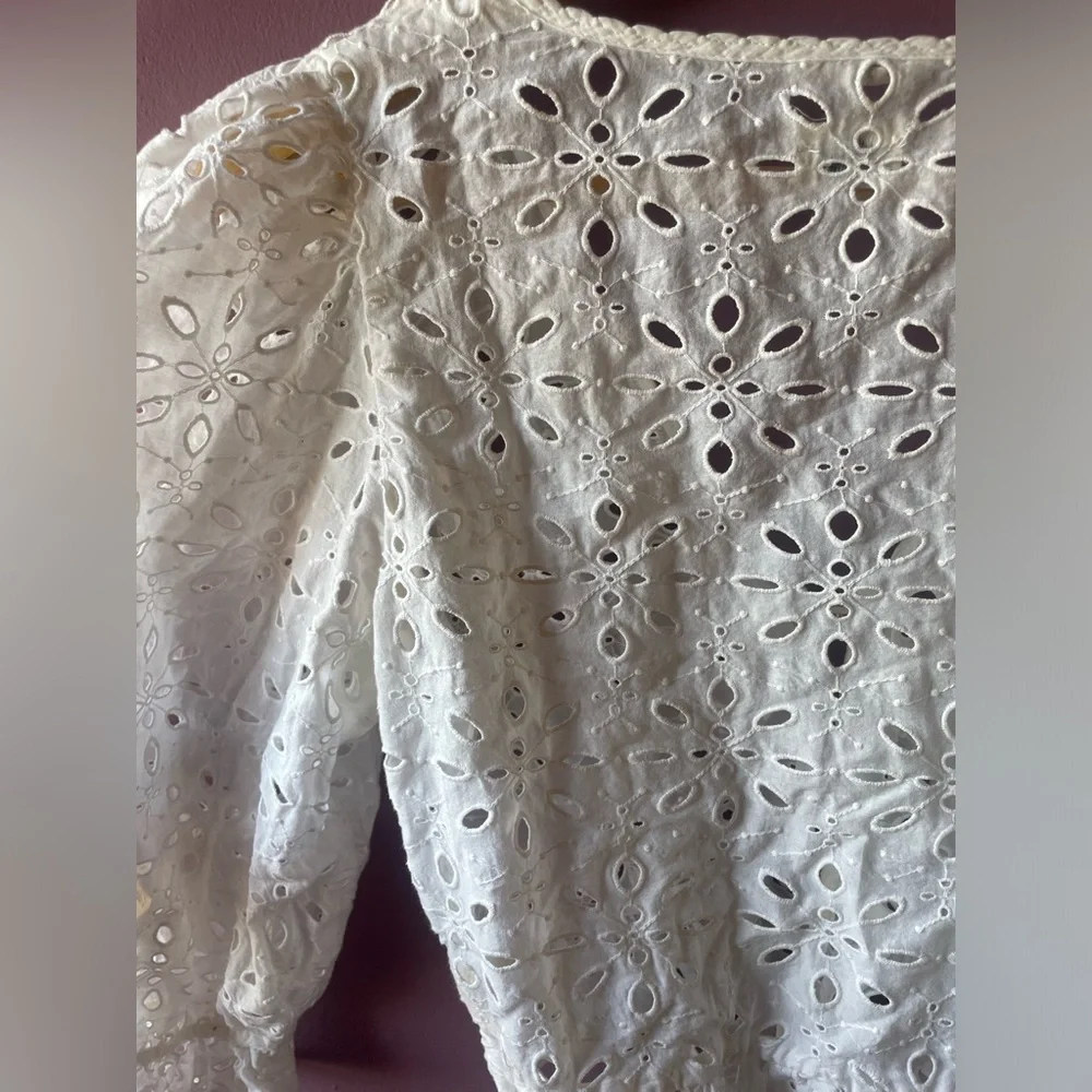 Wilfred Aritzia eyelet white blouse buttons - Picture 3 of 3